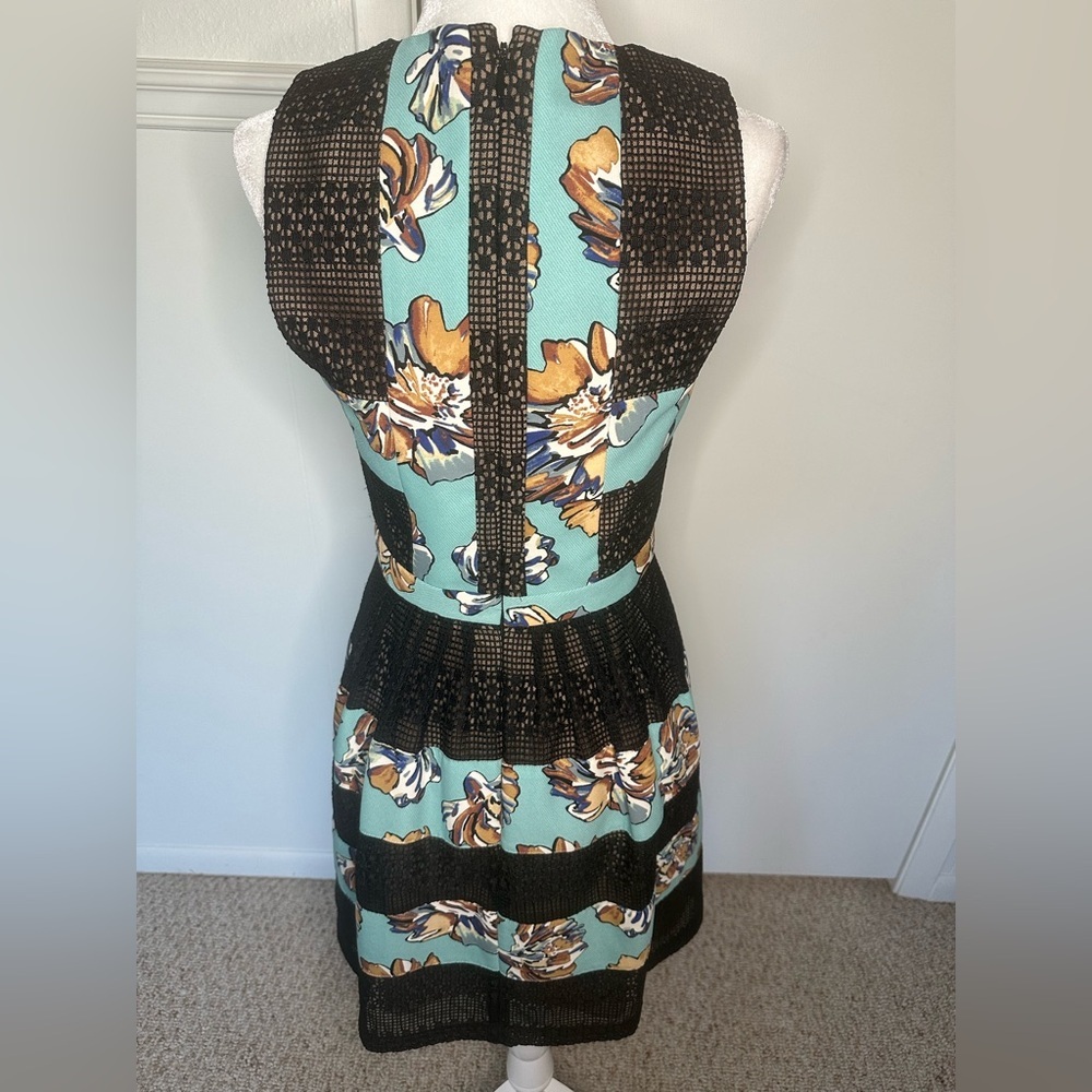 BCBGMaxAzria Black and light blue Lace Dress size size 6 - Picture 7 of 11